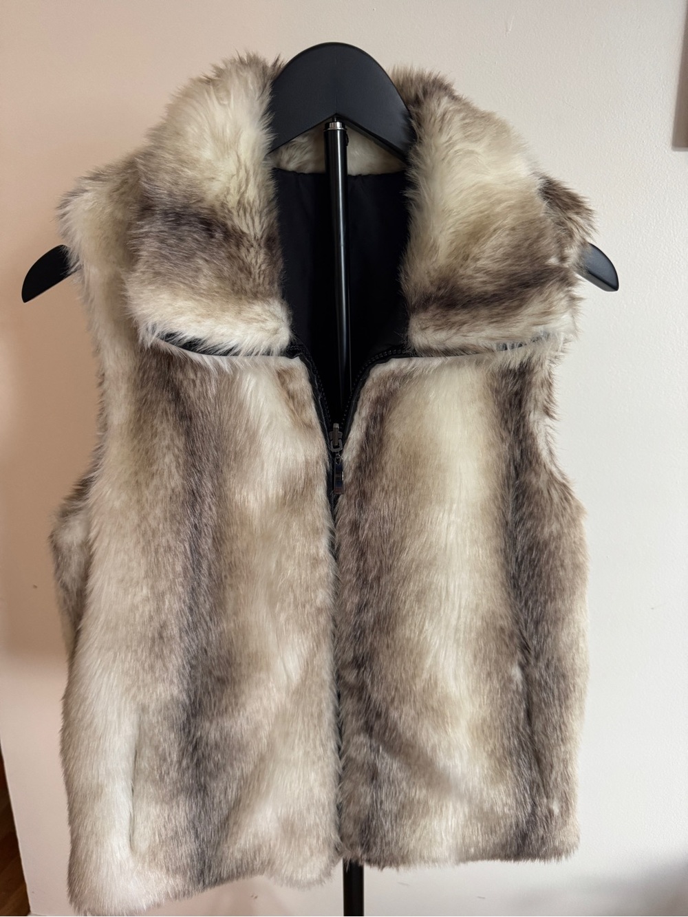 Gallery Faux Fur Vest Size Small